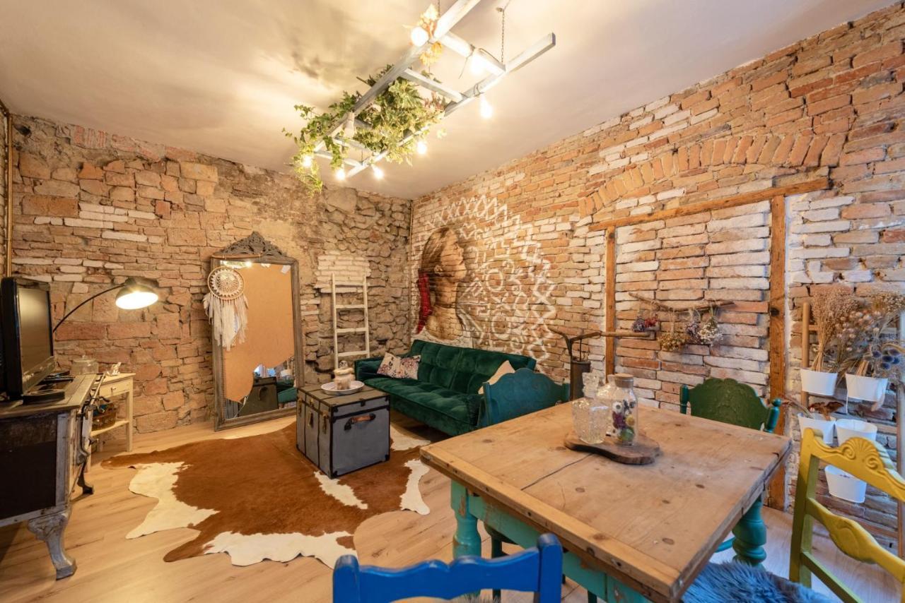 Accommodation At The Folklore Apartment Bratislava Exterior foto